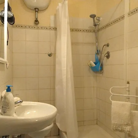 Apartment Casa Regina - Francigena E Autodromo Vallelunga 2bd 1bh Campagnano Di Roma