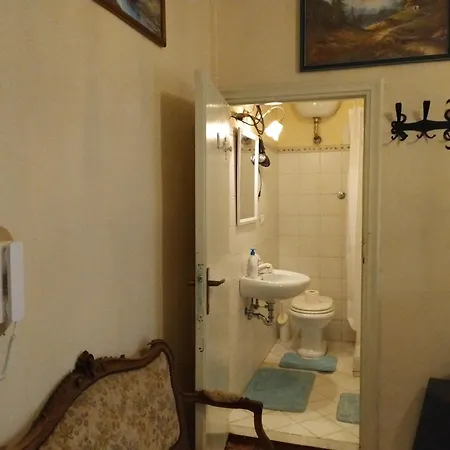 Casa Regina - Francigena E Autodromo Vallelunga 2bd 1bh *